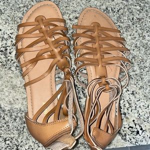 Old navy sandals size 8
